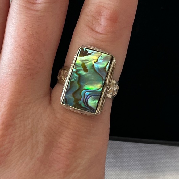 Beautiful abalone stone ring, size 7.5 - Picture 8 of 8
